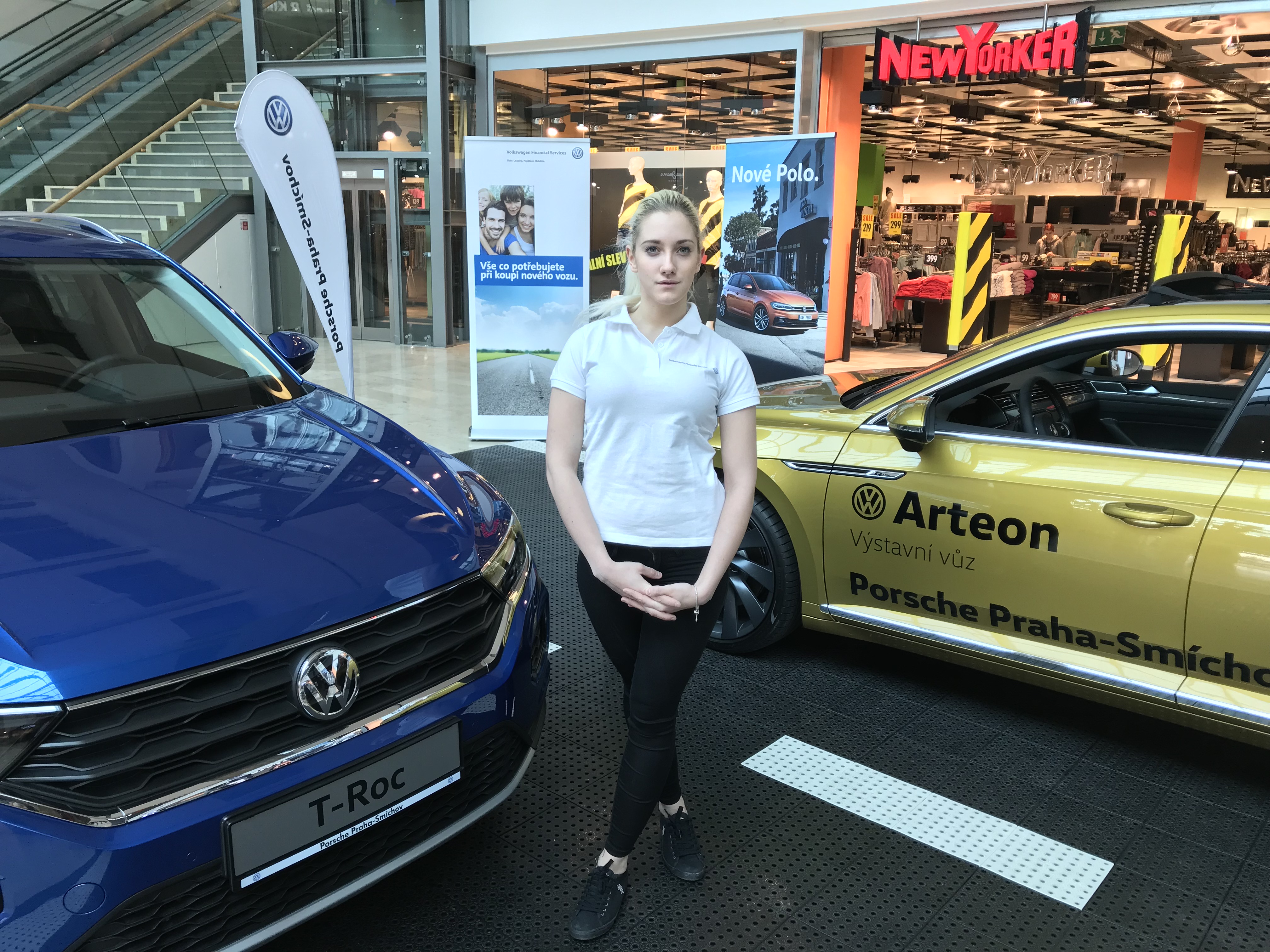 Hôtesse pour Volkswagen OC Metropole Prague Zličan